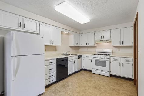 103 Woodstone New Kensington PA 15068
