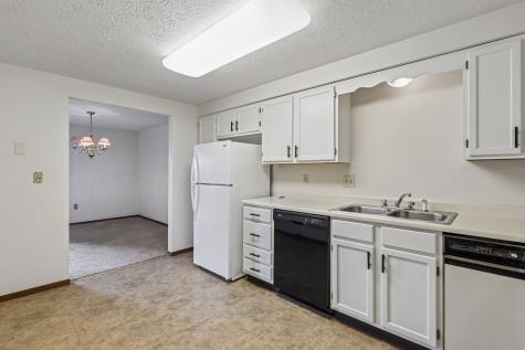 103 Woodstone New Kensington PA 15068