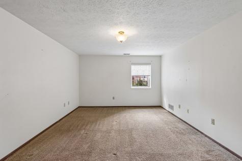 103 Woodstone New Kensington PA 15068