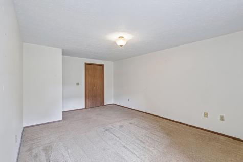 103 Woodstone New Kensington PA 15068