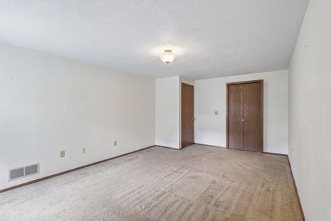 103 Woodstone New Kensington PA 15068