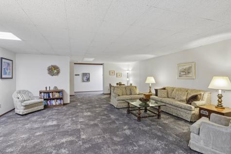 103 Woodstone New Kensington PA 15068