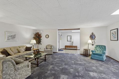 103 Woodstone New Kensington PA 15068