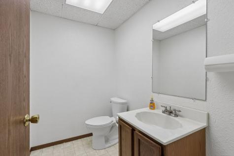 103 Woodstone New Kensington PA 15068