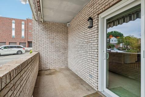 103 Woodstone New Kensington PA 15068