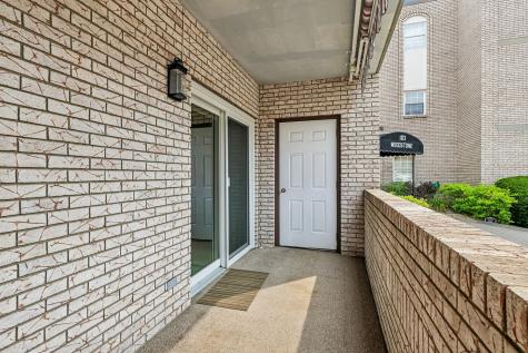 103 Woodstone New Kensington PA 15068