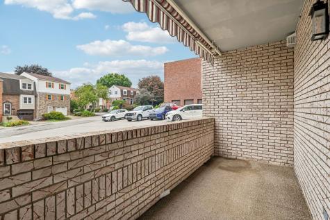 103 Woodstone New Kensington PA 15068