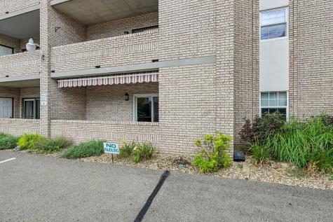 103 Woodstone New Kensington PA 15068