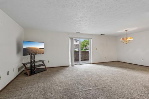 103 Woodstone New Kensington PA 15068