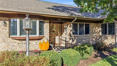 201 Oakview Drive Hermitage PA 16148