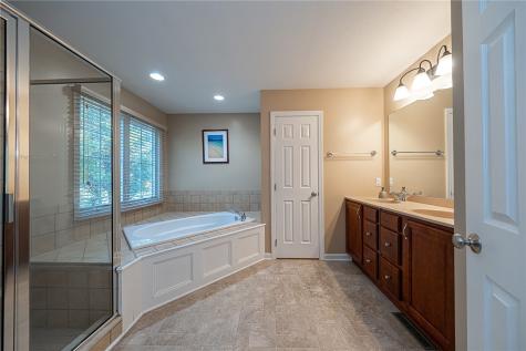 959 Montclair Drive Moon/crescent Township PA 15108