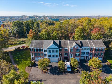 959 Montclair Drive Moon/crescent Township PA 15108