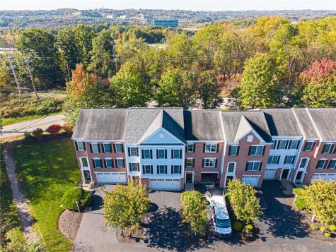 959 Montclair Drive Moon/crescent Township PA 15108