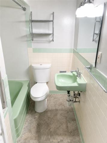 906 Broadway Avenue Stowe Township PA 15136