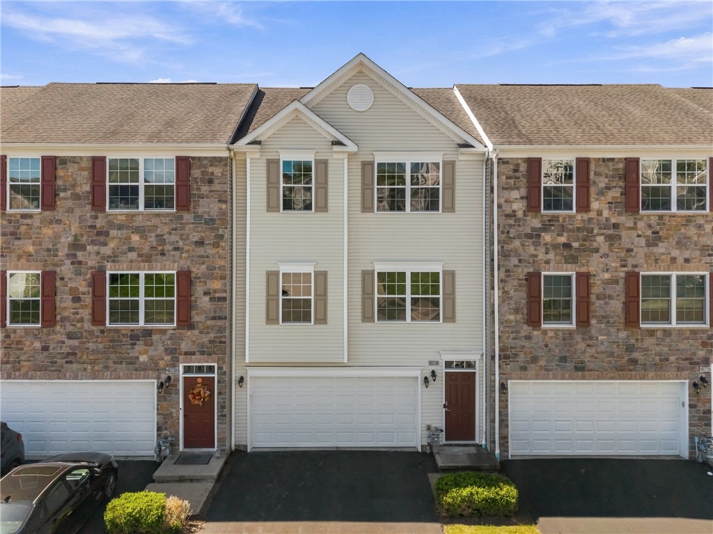 707 Freedom Drive Collier Township PA 15106