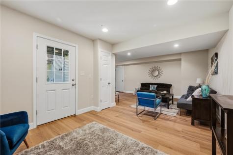 707 Freedom Drive Collier Township PA 15106