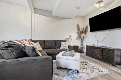 2655 Hunters Point Drive Franklin Park PA 15090