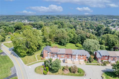 45 Manorfield Circle Murrysville PA 15626
