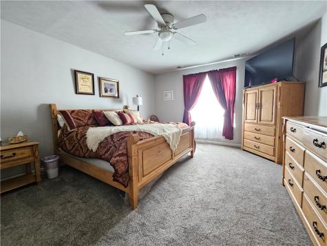 562 Woodhawk Lane Franklin Township PA 16001