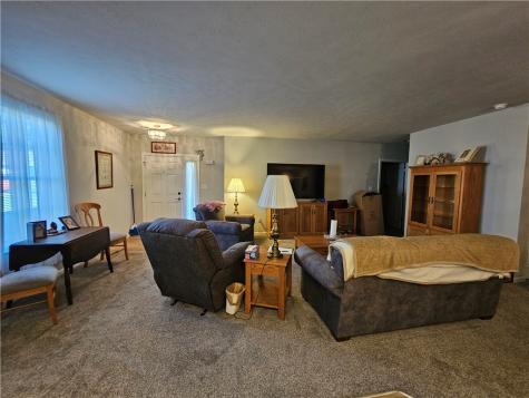 562 Woodhawk Lane Franklin Township PA 16001