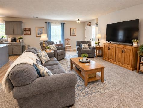 562 Woodhawk Lane Franklin Township PA 16001