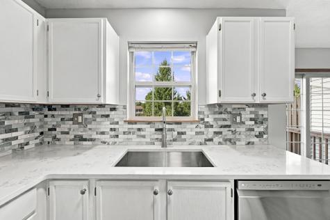 306 Castle Creek Drive Seven Fields Boro PA 16046