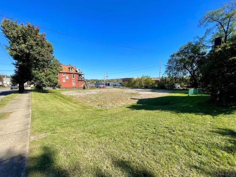 409 S 8th Street Connellsville PA 15425