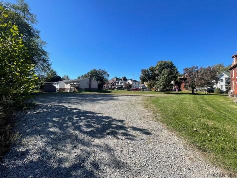 409 S 8th Street Connellsville PA 15425