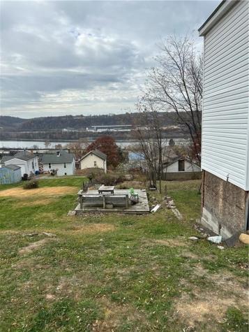 1106 8th Avenue Freedom PA 15042