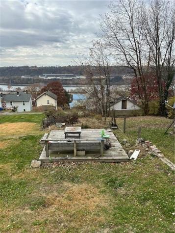 1106 8th Avenue Freedom PA 15042