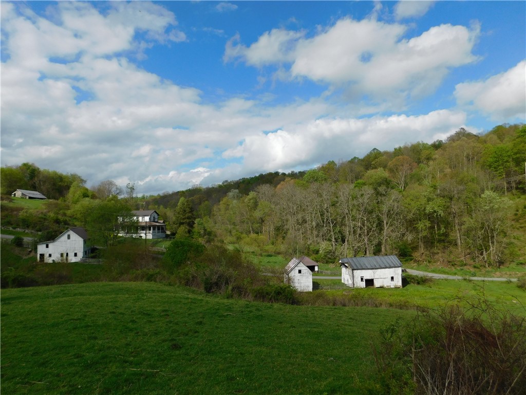108 Oak Spring Road East Finley PA 15377