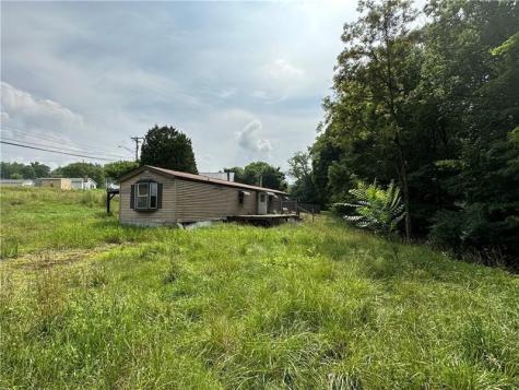 5676 Pa 711 St Clair Township PA 15944