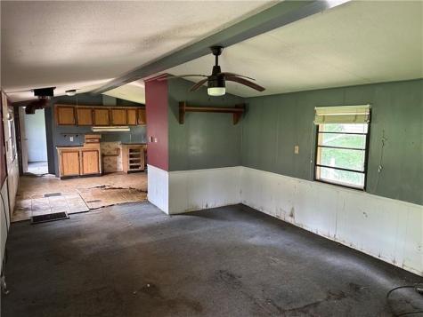 5676 Pa 711 St Clair Township PA 15944