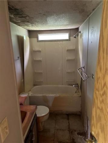 5676 Pa 711 St Clair Township PA 15944