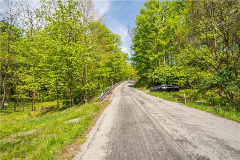 152 Chapel Hill Road Claysville PA 15323