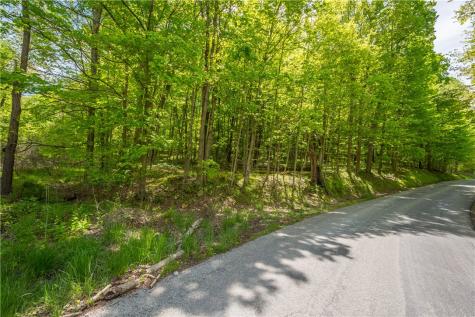 152 Chapel Hill Road Claysville PA 15323