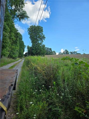 139 Pallack Lane Lancaster Township PA 16037