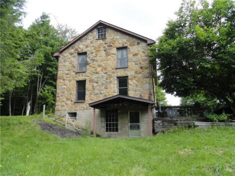 1074 Annisville Road Washington Township PA 16050
