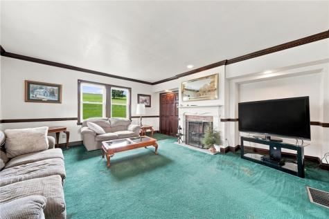 20 Mavor Lane Hopewell PA 15312