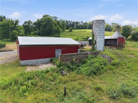 863 Pleasant Hill Perry Township PA 16123