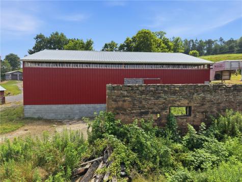 863 Pleasant Hill Perry Township PA 16123