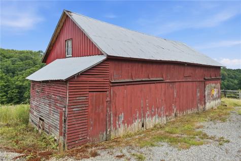 863 Pleasant Hill Perry Township PA 16123