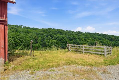 863 Pleasant Hill Perry Township PA 16123