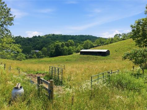 863 Pleasant Hill Perry Township PA 16123
