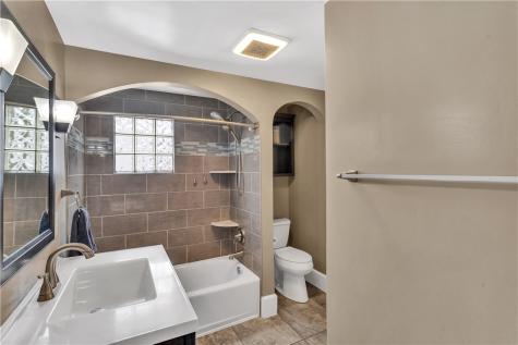 202 Foch Street Ellwood City PA 16117