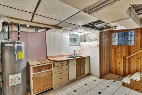 202 Foch Street Ellwood City PA 16117