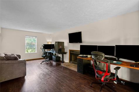 7335 Deer Run Circle Imperial PA 15126