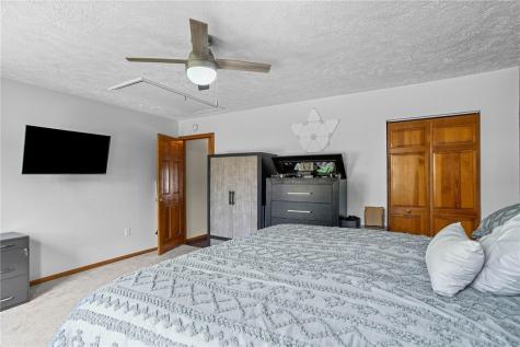 7335 Deer Run Circle Imperial PA 15126