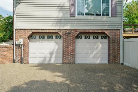 7335 Deer Run Circle Imperial PA 15126