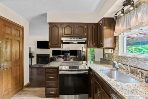 7335 Deer Run Circle Imperial PA 15126